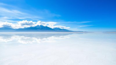Uyuni Salt Flat: Destinasi Wisata Unik di Bolivia